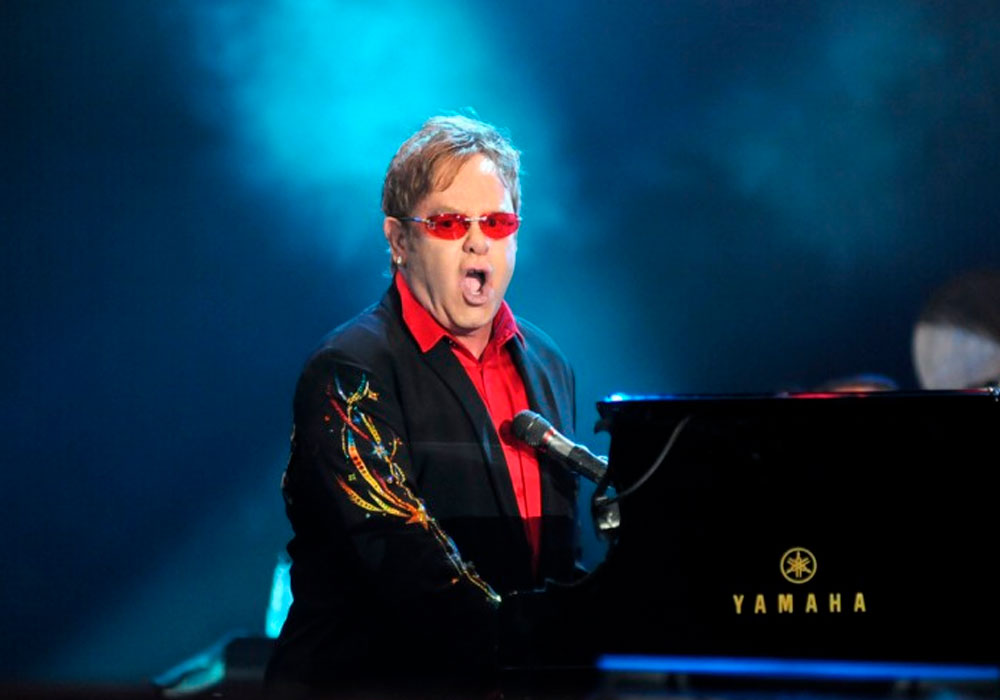 Documentário baseado na vida de Elton John será feito pelo Disney +