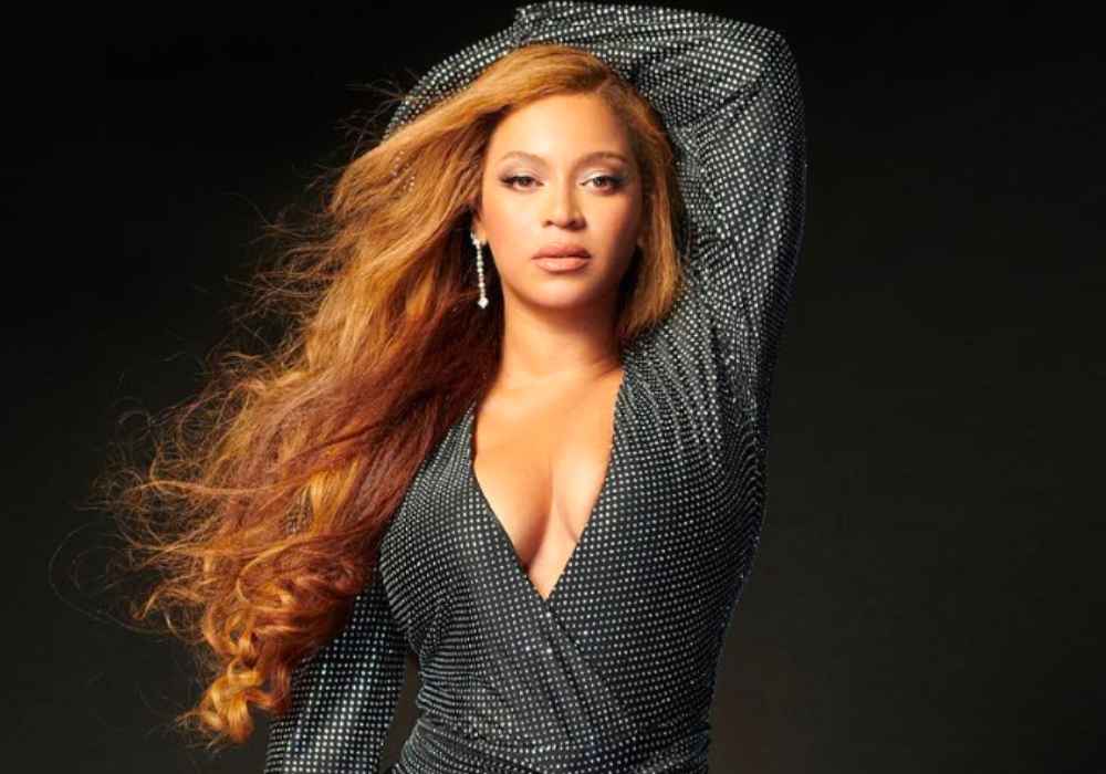 Beyoncé estreia turnê e menções ao Brasil
